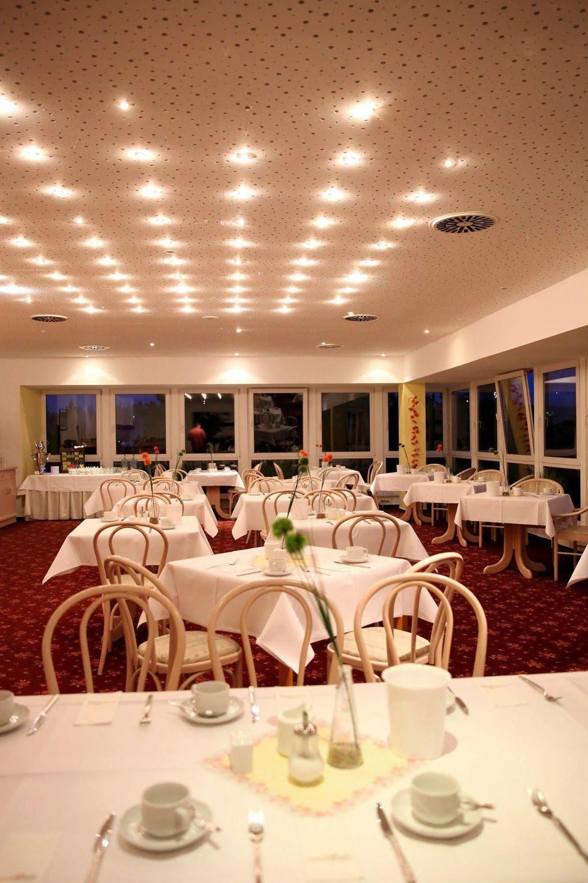 Sonnenhotel Feldberg Am See Mit Schwimmbad, Sauna Und Dampfbad Feldberger Seenlandschaft Exterior foto